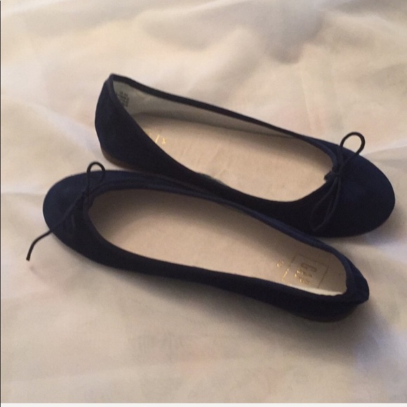 GAP Shoes - GAP ballet flat 9.5 blue velvet NWOT